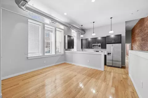 1942 Christian St, Philadelphia, PA 19146