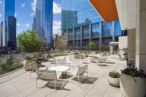 313 W Wolf Point Plaza Dr, Chicago, IL 60654 photo 7