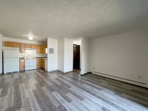 525 22nd Ave NW, Minot, ND 58703