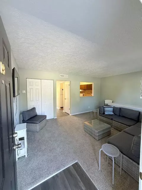 1901 Kingstown Dr, Savannah, GA 31404