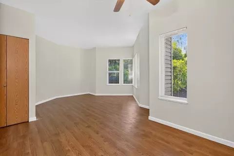 9514 8th Ave NW, Seattle, WA 98117