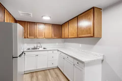 9045 Canyon Dr, Kent, WA 98030