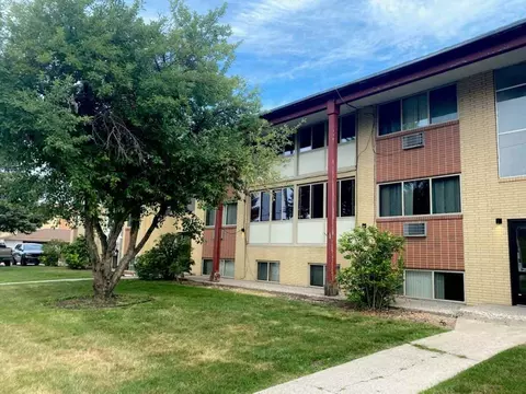 924 24th Ave S, Moorhead, MN 56560