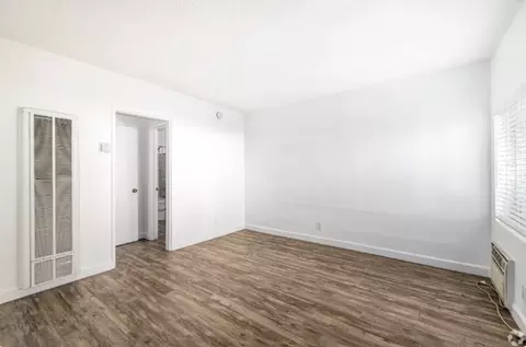 5940 San Fernando Rd, Glendale, CA 91202 photo 4
