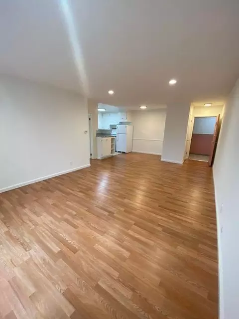 1815 N Serrano Ave, Los Angeles, CA 90027