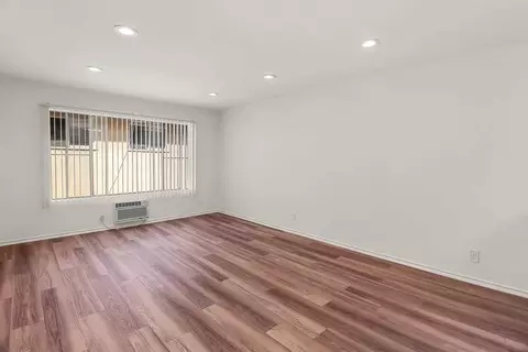 1815 N Serrano Ave, Los Angeles, CA 90027