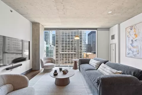 215 W Lake St, Chicago, IL 60606