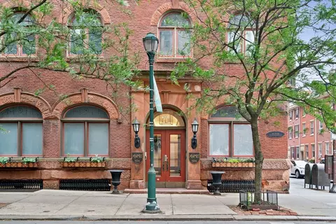 1530 Spruce St, Philadelphia, PA 19102