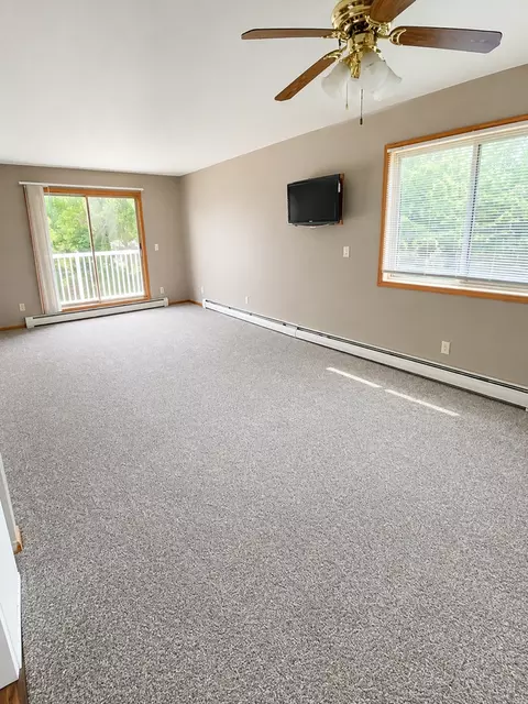 901 Country Club Dr, Marshall, MN 56258