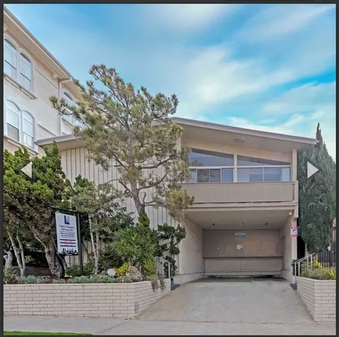 11712 Darlington Ave, Los Angeles, CA 90049