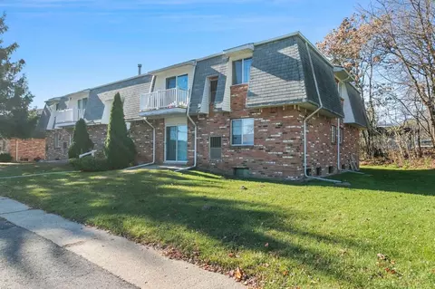 220 Park St 139 Mann St, Pinckney, MI 48169