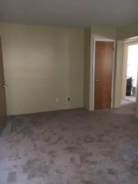 1900 Wooster Rd, Rocky River, OH 44116