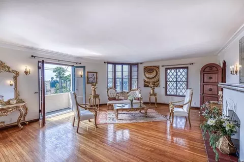 4121 Wilshire Blvd, Los Angeles, CA 90010