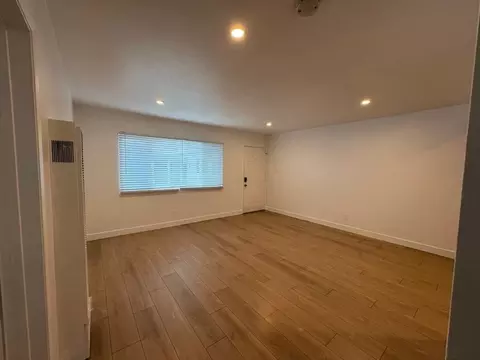 445 Rose Ave, Long Beach, CA 90802 photo 5