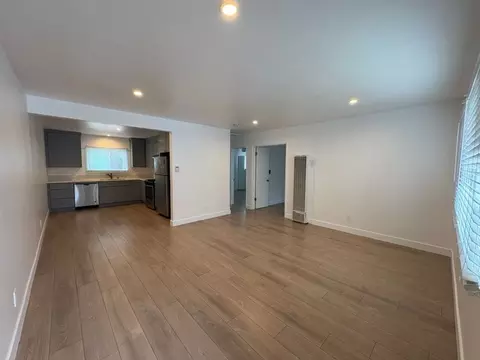 445 Rose Ave, Long Beach, CA 90802 photo 2
