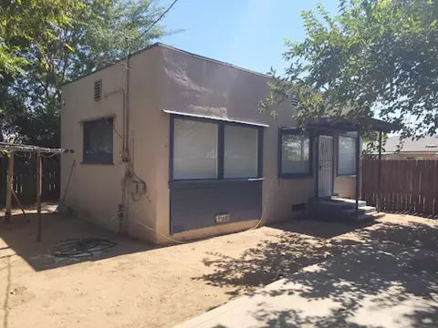 470 W Pinedale Ave, Pinedale, CA 93650