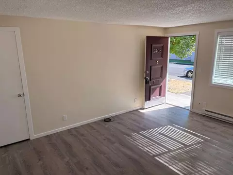 2402 E 8th St, Vancouver, WA 98661