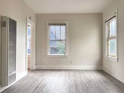 921 Chestnut Ave, Long Beach, CA 90813