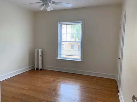 2333 W Addison St, Chicago, IL 60618 photo 9