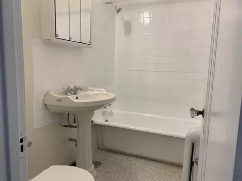 2333 W Addison St, Chicago, IL 60618 photo 8