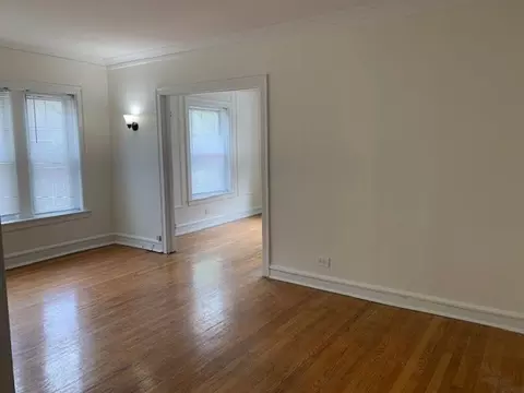 2333 W Addison St, Chicago, IL 60618 photo 2