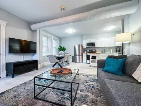 636 Washington St, Brookline, MA 02446