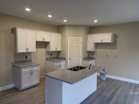 Rodeo Ln, Bowling Green, KY 42101