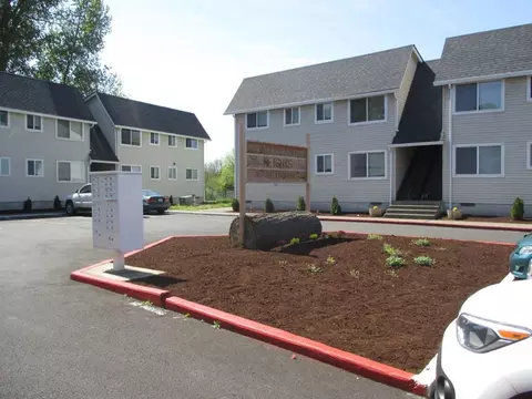 1712 Lewis River Rd, Woodland, WA 98674
