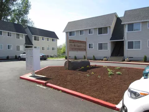 1712 Lewis River Rd, Woodland, WA 98674