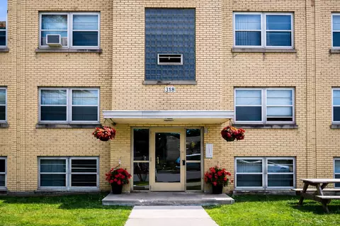 318 8th Ave SE, Minneapolis, MN 55414