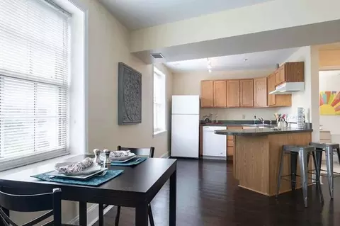 3733 Lindell Blvd, Saint Louis, MO 63108
