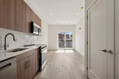 130 W Girard Ave, Philadelphia, PA 19123