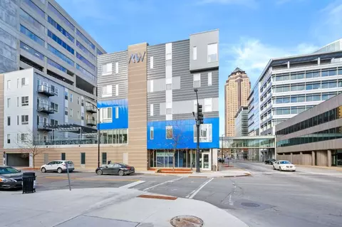 915 Mulberry St, Des Moines, IA 50309