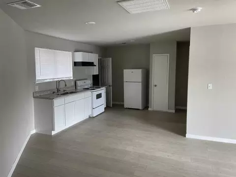 715 New Laredo Hwy, San Antonio, TX 78211