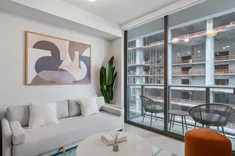 11 NE 6th St, Miami, FL 33132