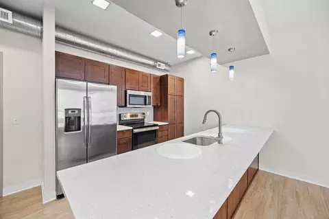 915 Mulberry St, Des Moines, IA 50309
