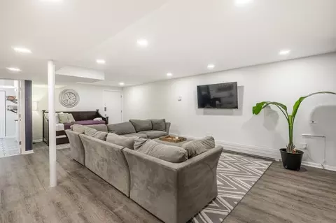226 S Hoyne Ave, Chicago, IL 60612