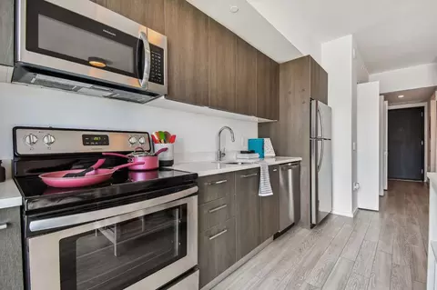 230 NE 4th St, Miami, FL 33132 photo 27