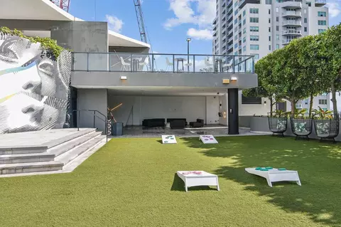 230 NE 4th St, Miami, FL 33132 photo 51