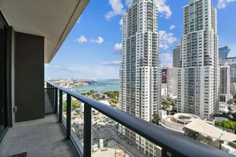230 NE 4th St, Miami, FL 33132 photo 34