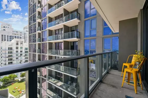 230 NE 4th St, Miami, FL 33132 photo 33