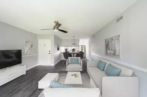 2902 Sycamore Ct, Tampa, FL 33613 photo 2