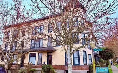 322 N G St, Tacoma, WA 98403