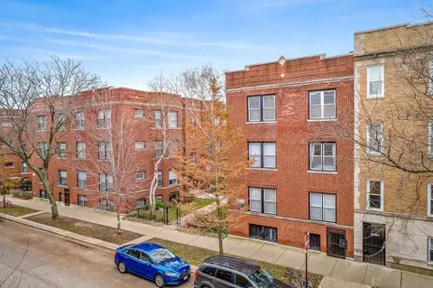 851 W Cornelia Ave, Chicago, IL 60657