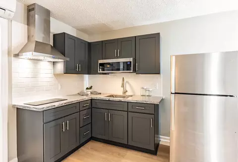 803 N 2nd St, Clarksville, TN 37040