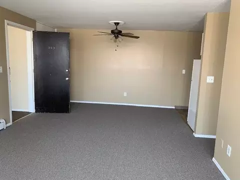 16840 E 11 Mile Rd, Roseville, MI 48066