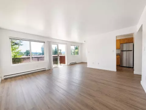 10002 Des Moines Memorial Dr S, Burien, WA 98168