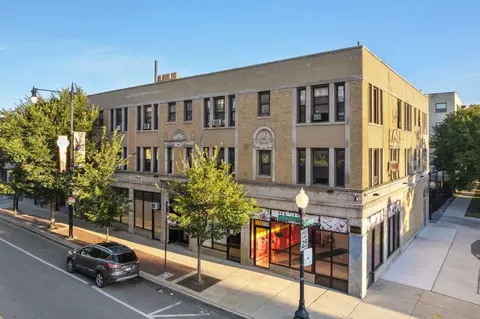 1632 W Howard St, Chicago, IL 60626