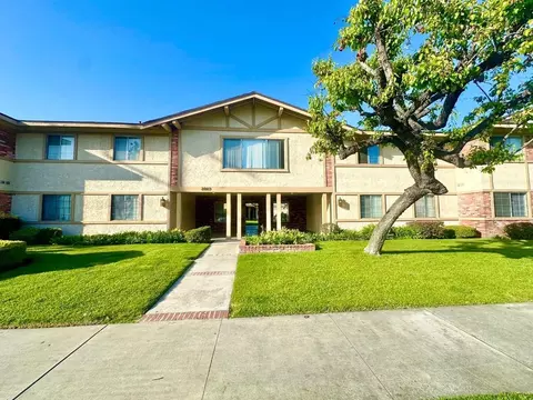 2863 W Ball Rd, Anaheim, CA 92804