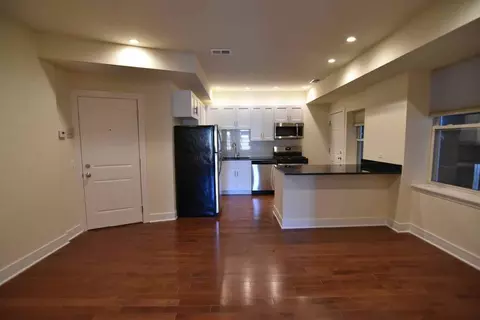 3230 N Clark St, Chicago, IL 60657